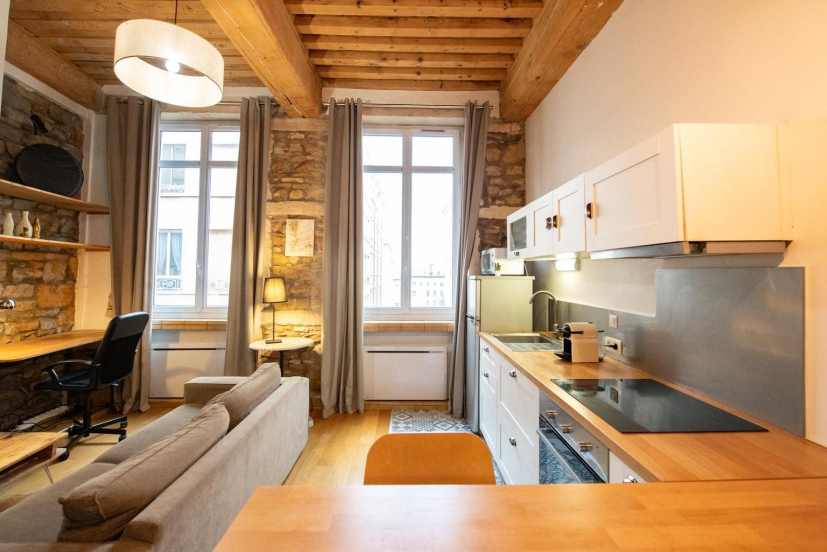 Le Petit Imbert - Studio Chaleureux Et Cozy Лион Экстерьер фото