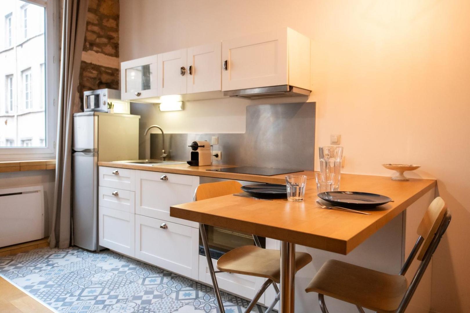 Le Petit Imbert - Studio Chaleureux Et Cozy Лион Экстерьер фото