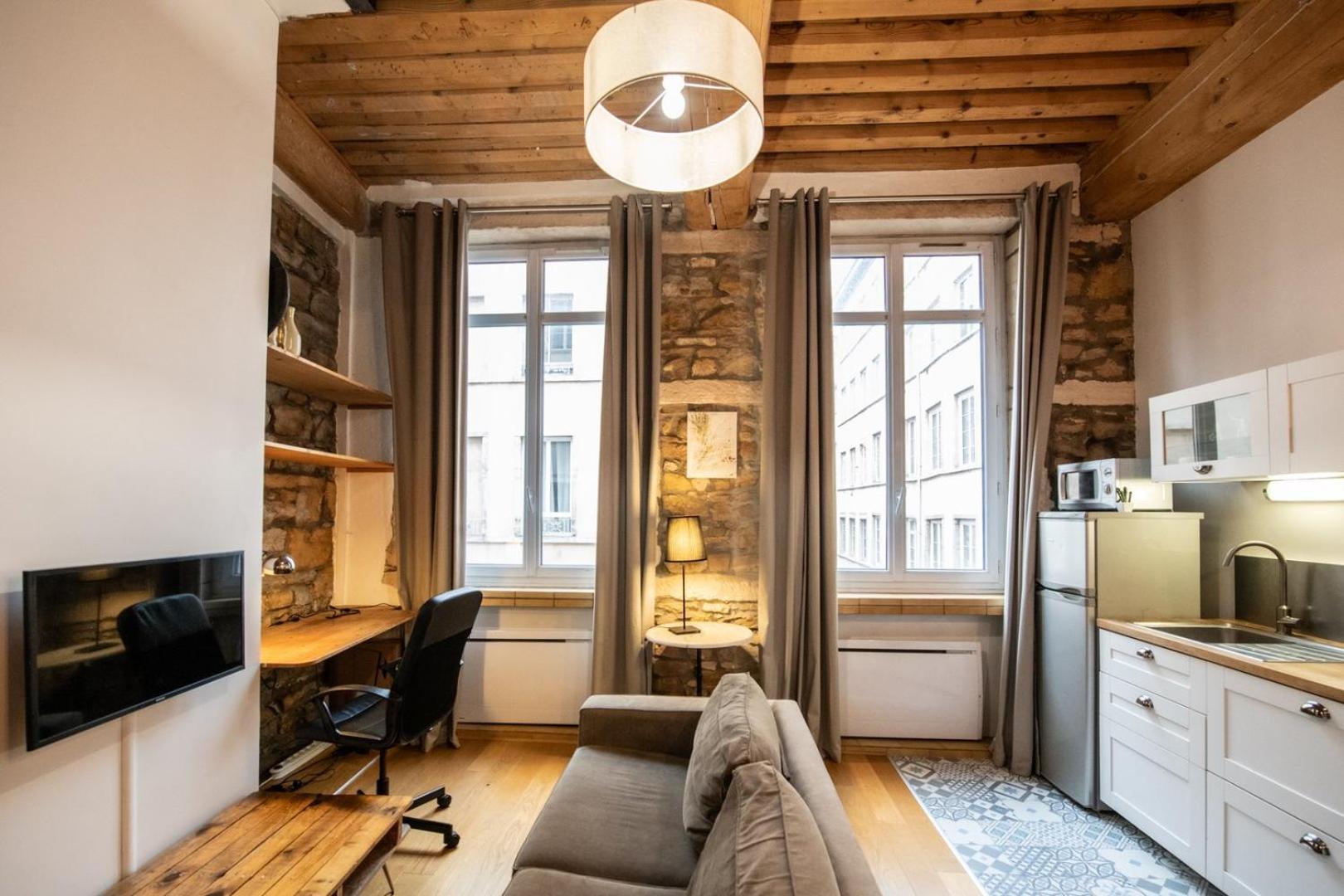 Le Petit Imbert - Studio Chaleureux Et Cozy Лион Экстерьер фото